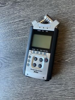 Zoom H4N Recorder + Accessory Kit