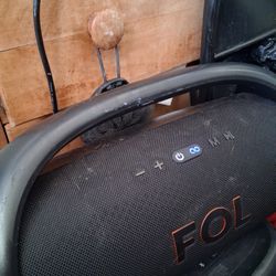 Fol Boomin' Bluetooth Speaker W/ Charger