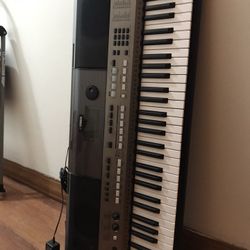 yamaha psr e443 Electric piano with stand