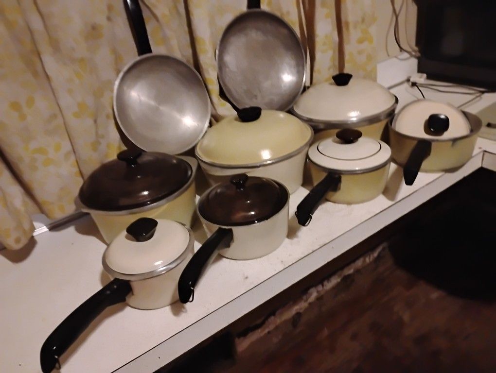 Club Pots, Pans And Lids.