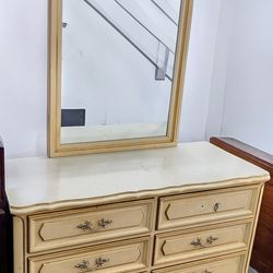 Vintage 1980's Henry Link French Provincial Bedroom Dresser & Mirror