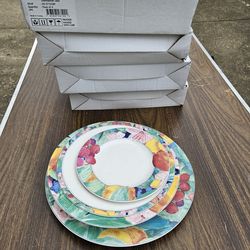 New 40 pieces Mikasa fine china set