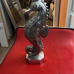 Seahorse sculpture 