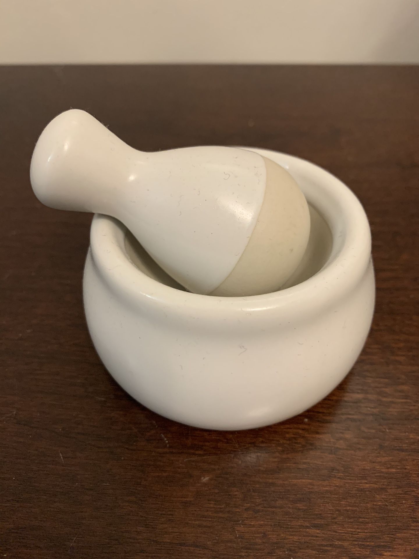 Small garlic smasher ceramic