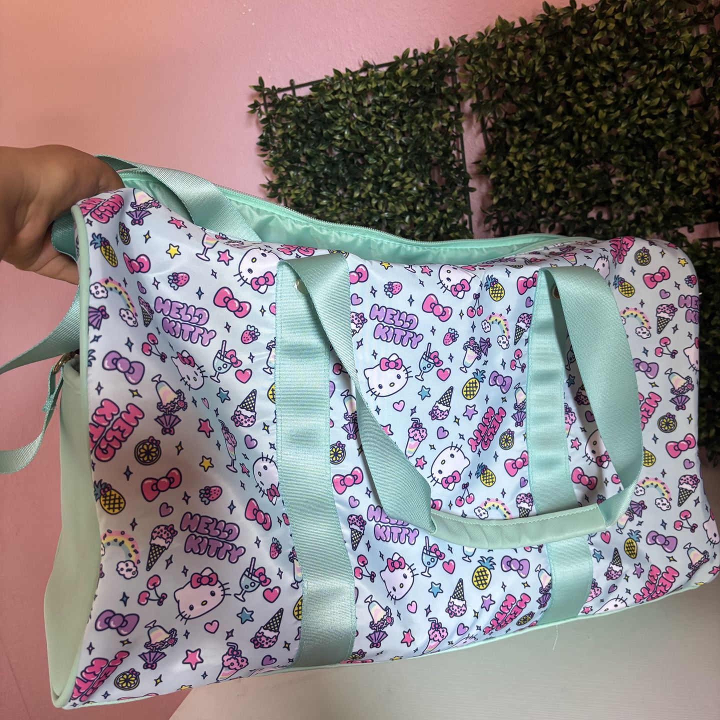 HELLO KITTY DUFFLE BAG