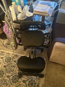 Kneeling Chair brand new