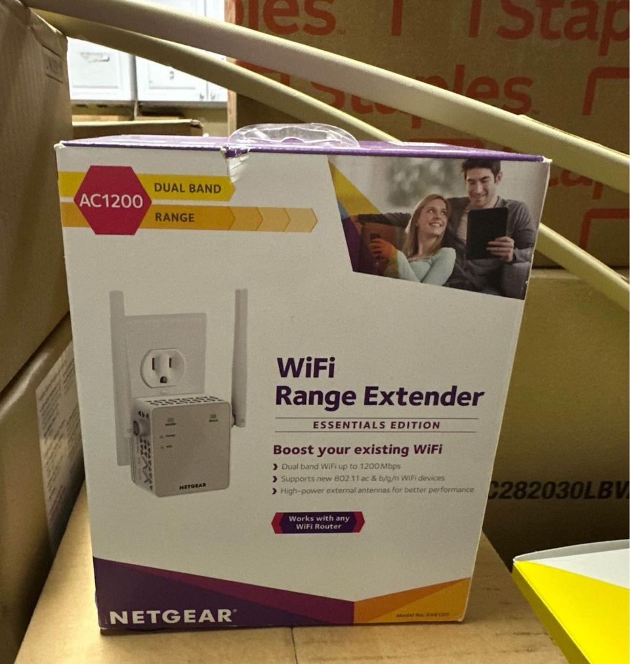 NETGEAR WiFi Range Extender (Renewed)