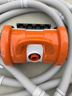 Pool vacuum