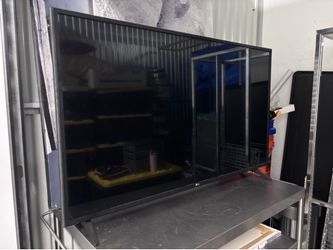 40” LG TV