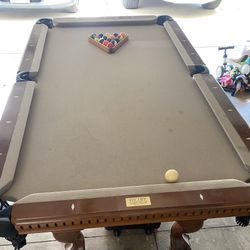 Pool table -7ft