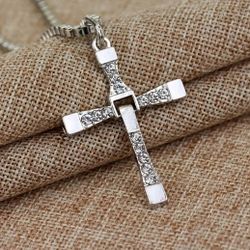 Pretty Silver Tone Cross Pendant Necklace 