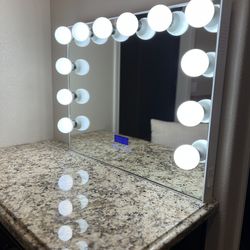 Impressions Vanity Hollywood