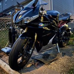 2015 Triumph Daytona 675r  Clean Tittle 