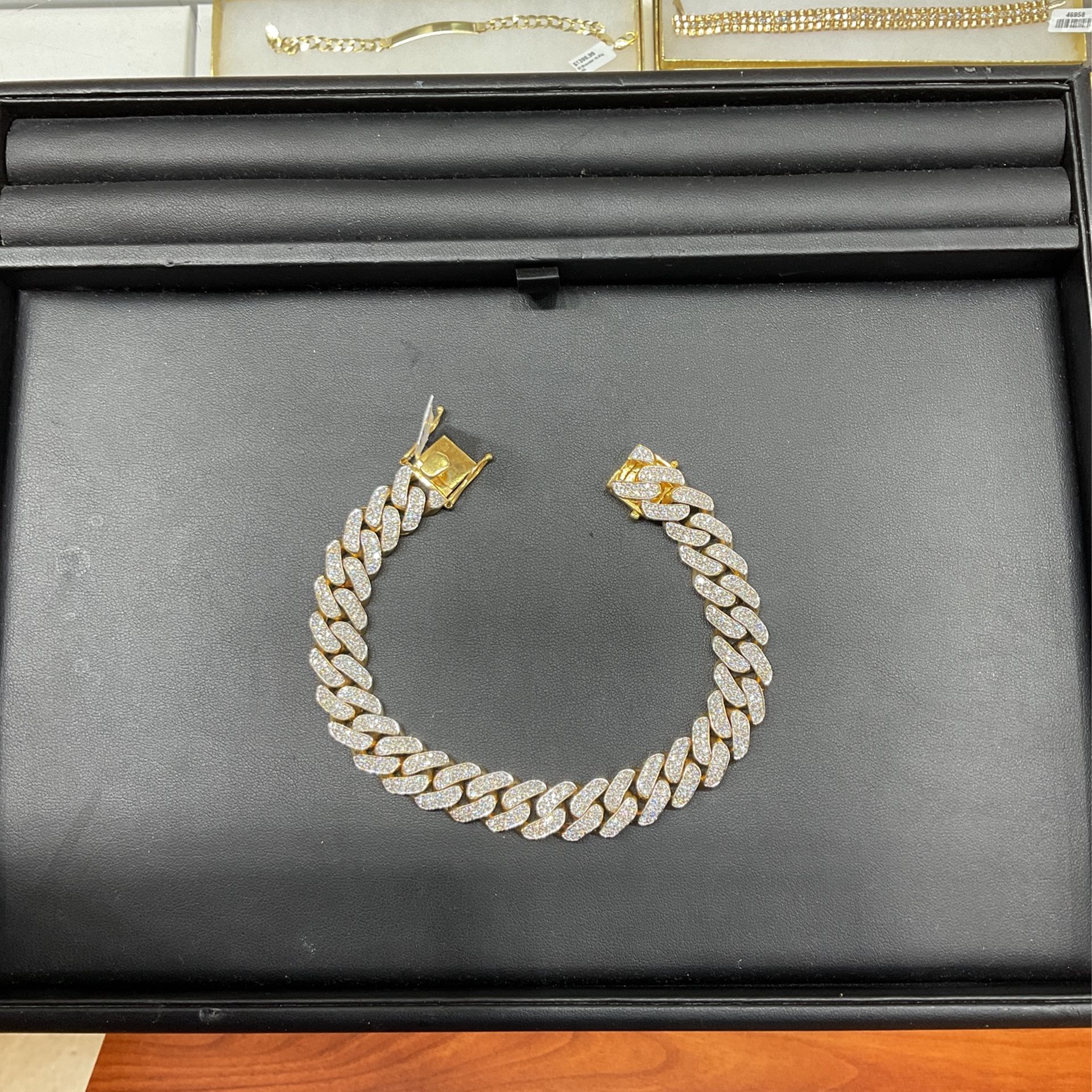 10 Karat Solid Gold Miami Cuban Bracelet With 5.50 Carats Of Natural Diamonds FOR SALE