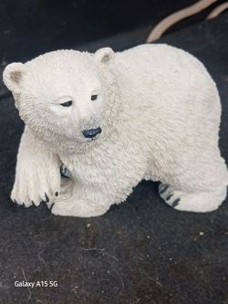 Polar Bear Statue