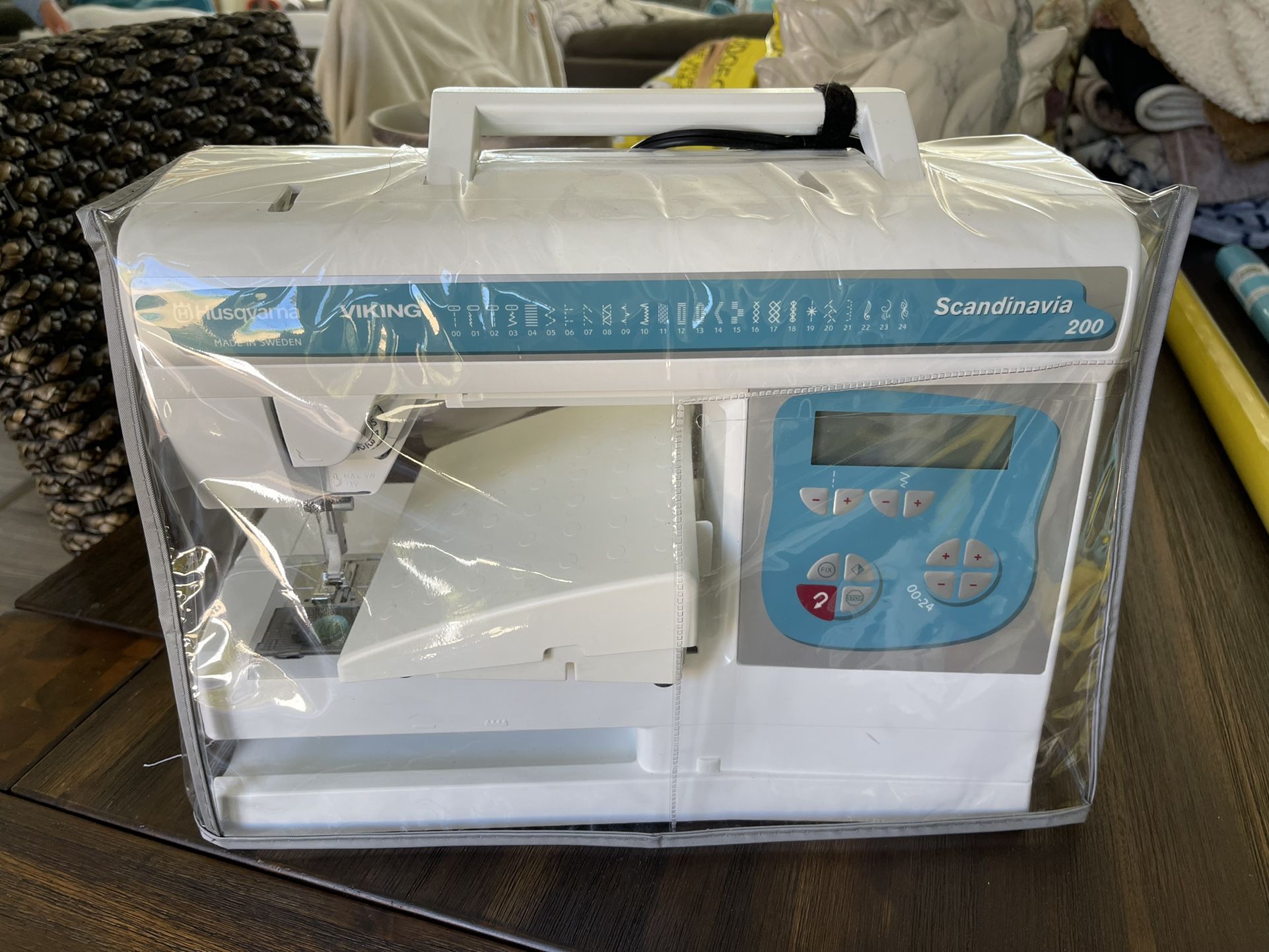 husqvarna viking scandinavia 200 Sewing Machine