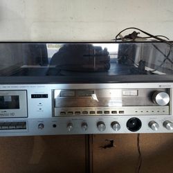 Am/fm Stereo Cassette receiver Plus Record changer & Dolby NR system