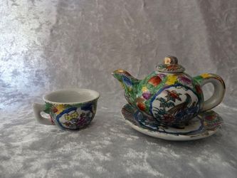 Miniature Chinese-Style Floral Porcelain Tea Set – 3 Pieces