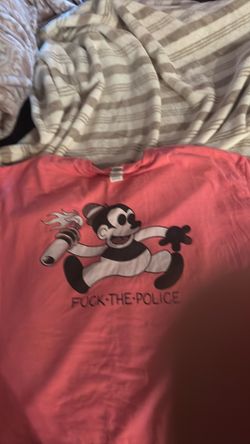 This pink t-shirt features a graphic of the early 1930s cartoon character