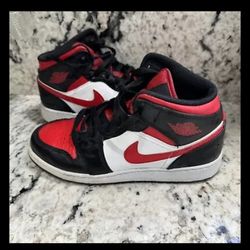 Boys Air Jordan Shoes Size 6