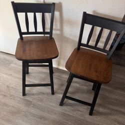 2 Bar stools 