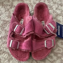 Birkenstock Pink Girl Shearling Sandals Size 1-1.5 $55 **READ DESCRIPTION**