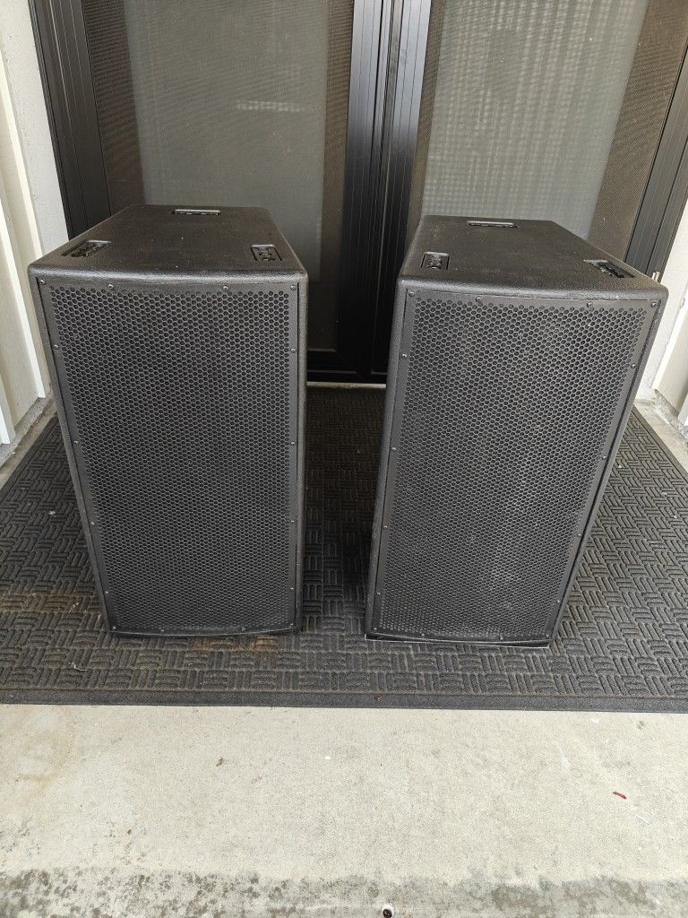 EAW KF300Z Speakers PAIR Excellent Condition With Flight Cases