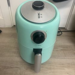 Dash Compact Air Fryer Used 