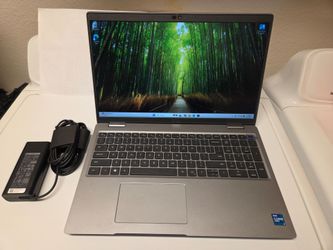 Dell Latitude 5520 15.6 Inch Touchscreen Intel I7-1185G7 11th Gen 512 GB M.2 NVMe SSD 1 X 16 GB Ram Memory
