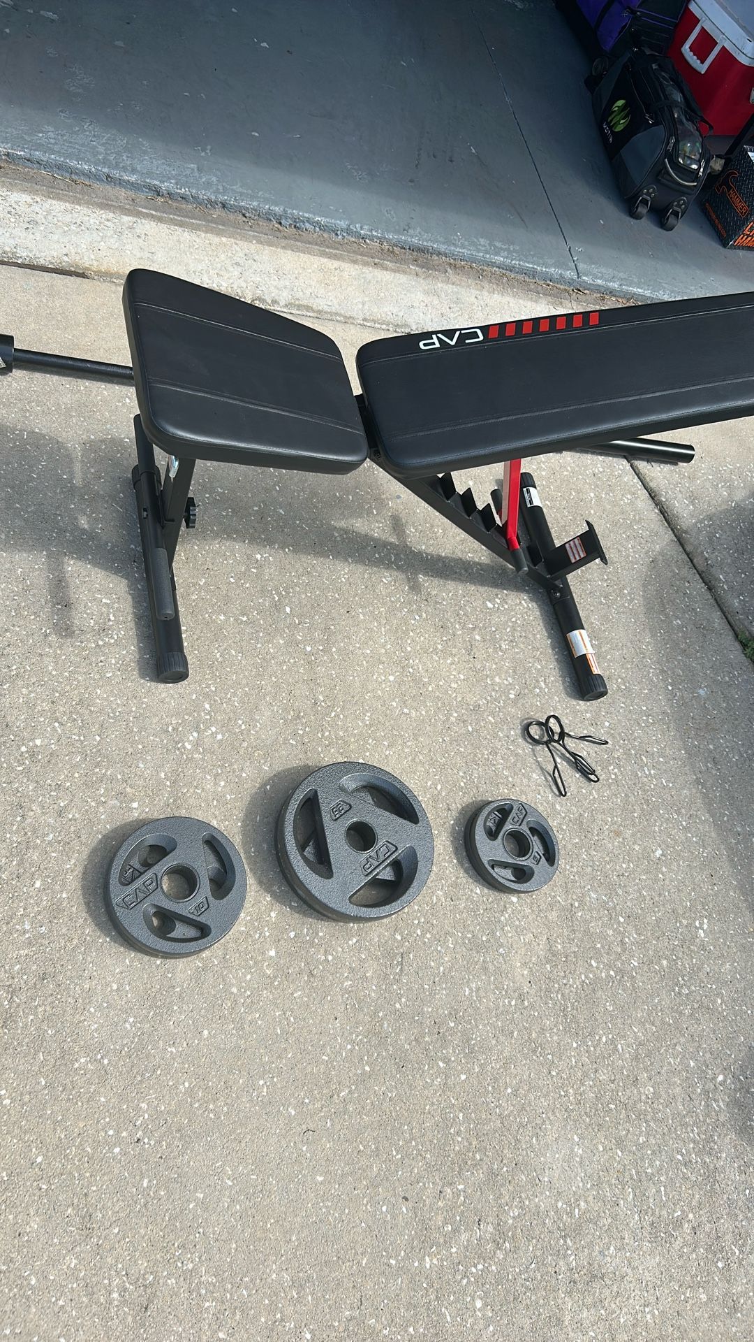 CAP Adjustable Weight Bench + Barbell & 80lbs Weights – Great Condition