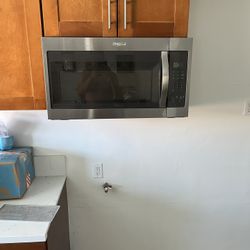 Whirlpool Fan Vent Microwave 30 x 16