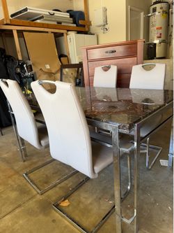 Dining room table
