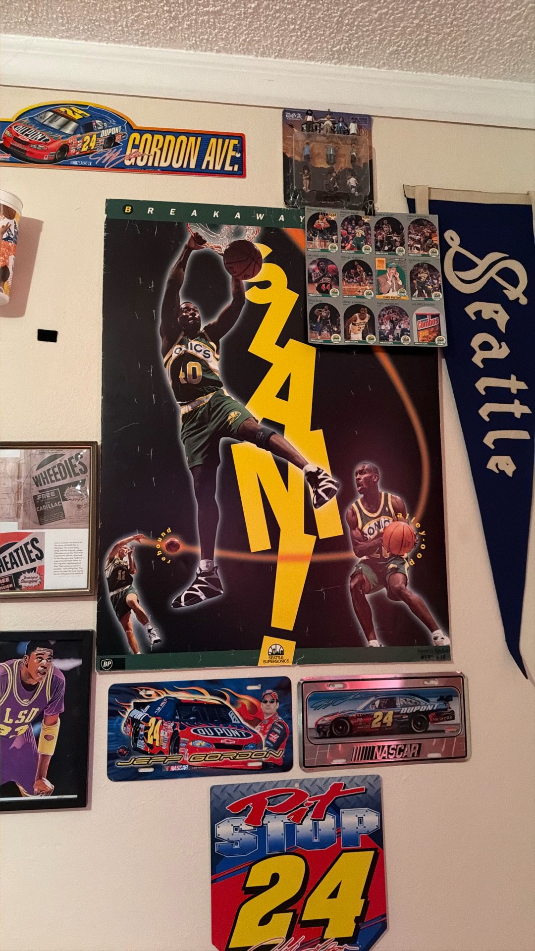 Vintage Seattle Sonics Merch