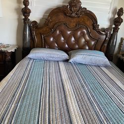 QUEEN BED