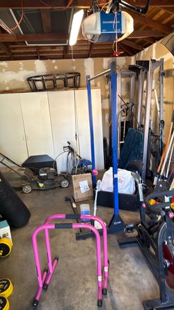 Cap pull-up bar rack