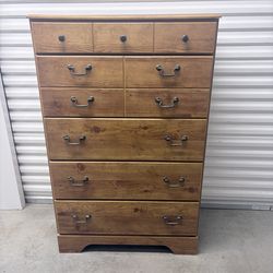 DELIVERY AVAILABLE 5 Drawer ASHLEY Dresser