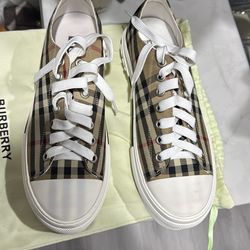 Sneakers 91/2 bb