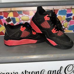 GENTLY WORN BOYS SNEAKERS FOR SALE 