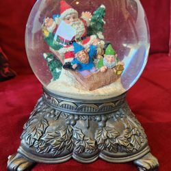 Traditions Heirloom Musical Water Globe Come With Original Box