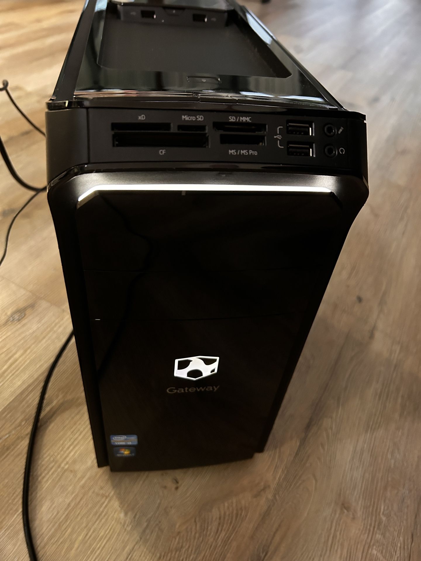 Gateway DX4860-UB32P Desktop PC Computer