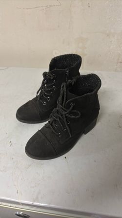 Girls boots
