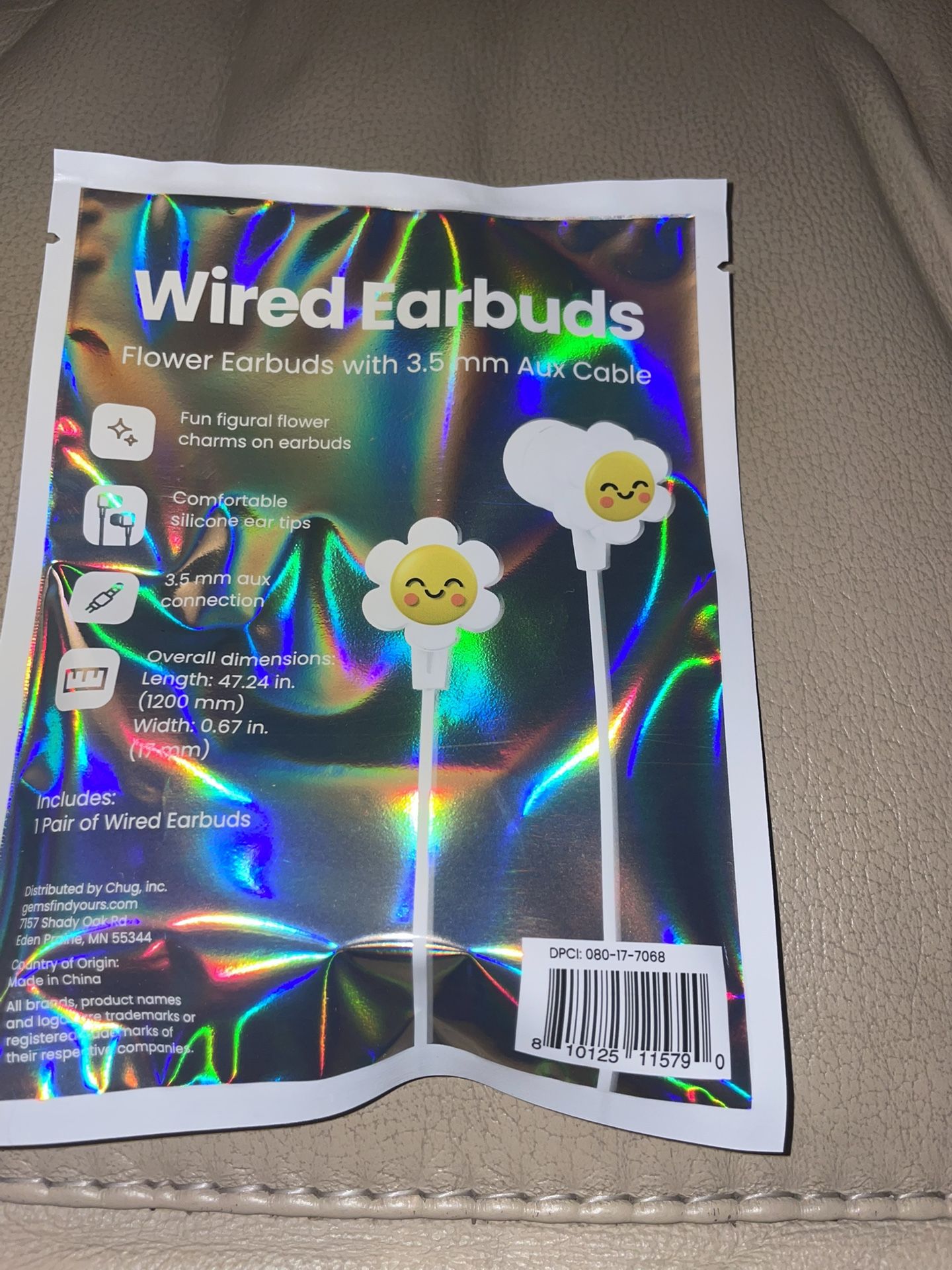 White Wired Earbuds with Flower Charms 3.5 MM Aux Cable NWT Fun Cute Plant Music