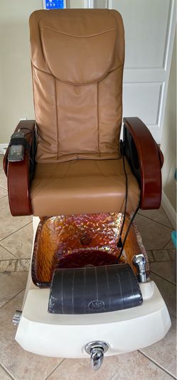 Silla Para Pedicure y Mesa para Manicure