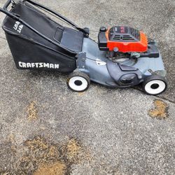 Craftsman 21-in Self-propelled Lawn Mower With Bagger