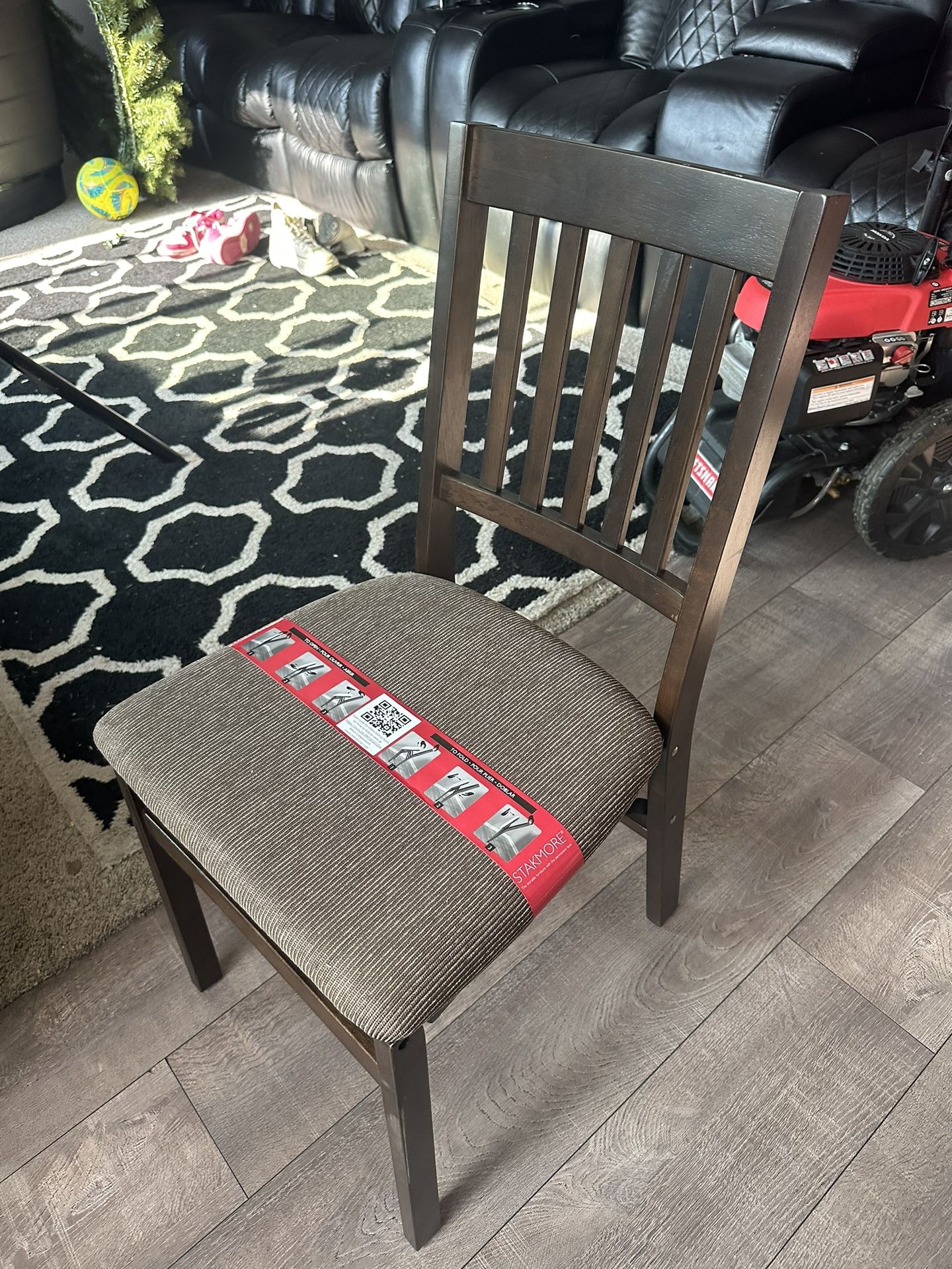 24 Wooden Foldable Chairs (New)