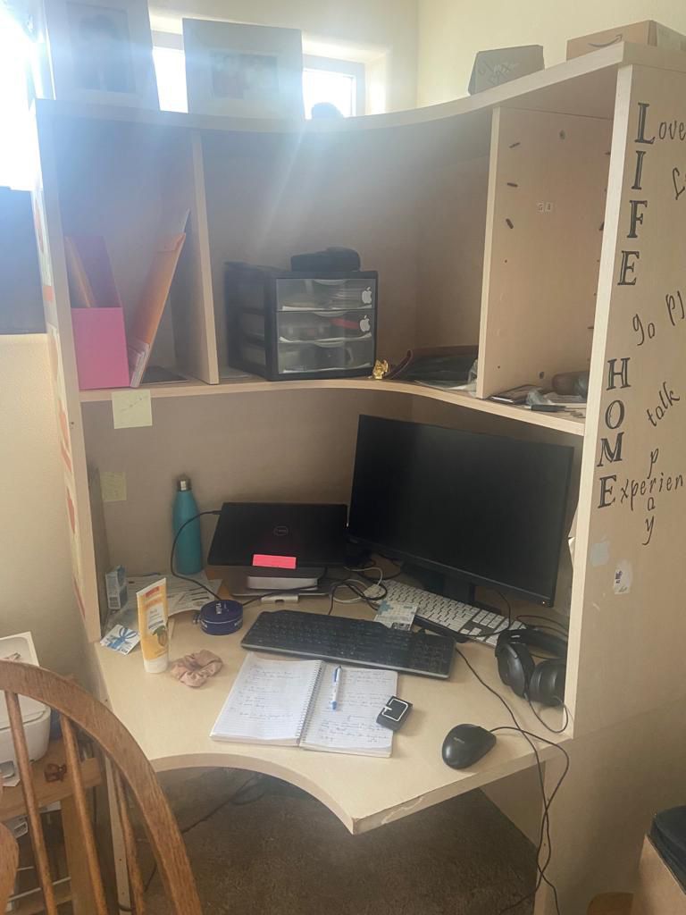 corner office table / desk