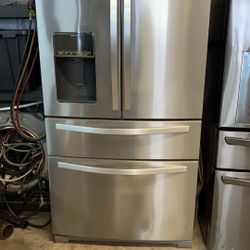REFRIGERATOR 