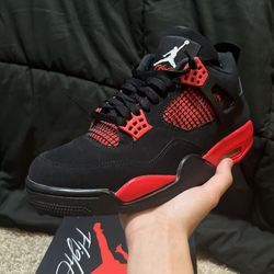 Jordan 4 Thunder Red (ds) Sz 9
