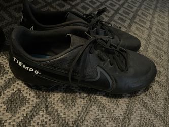 Tempo Nike Soccer Shoes Size 11