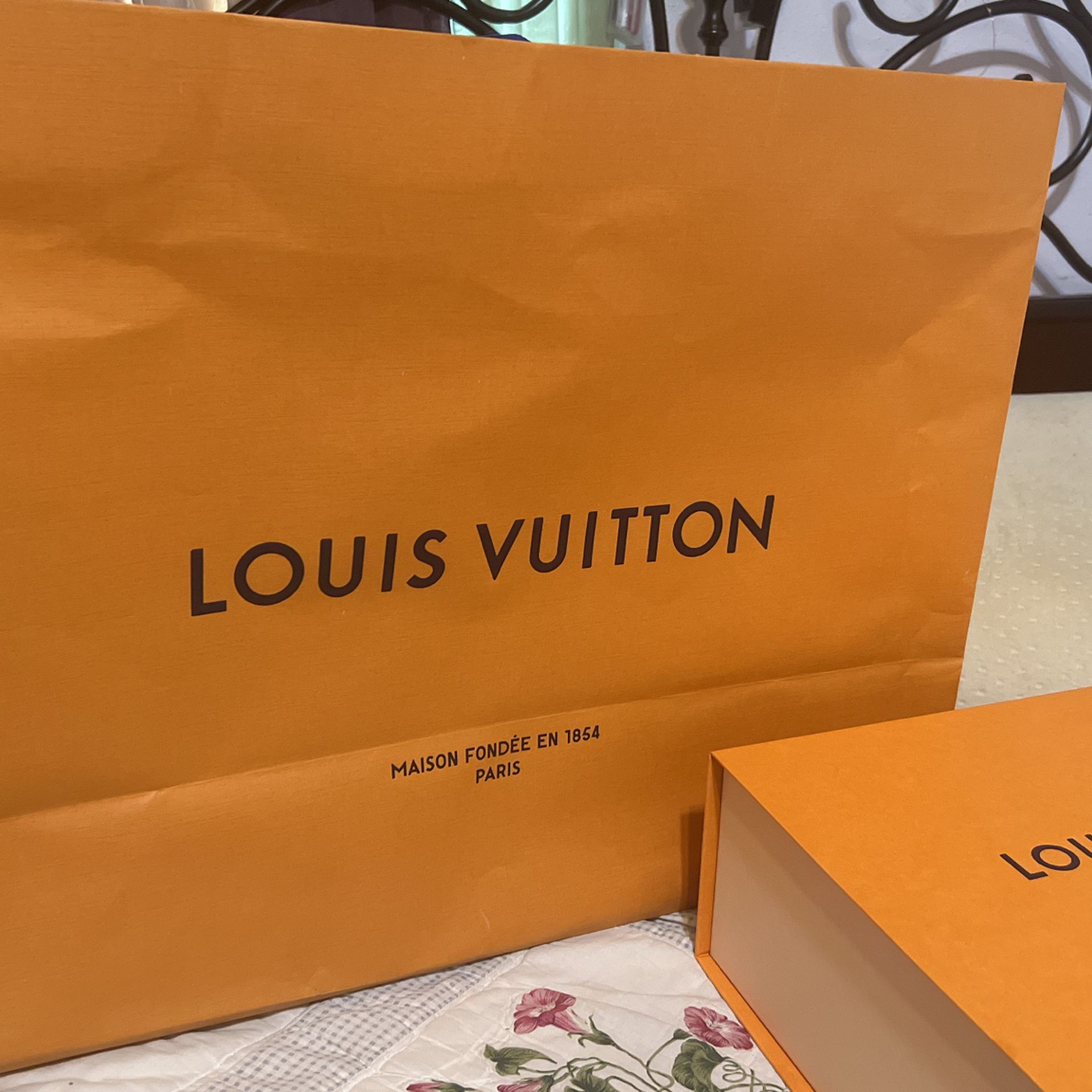 Louis Vuitton Monogram Flower Tote for Sale in Houston, TX - OfferUp